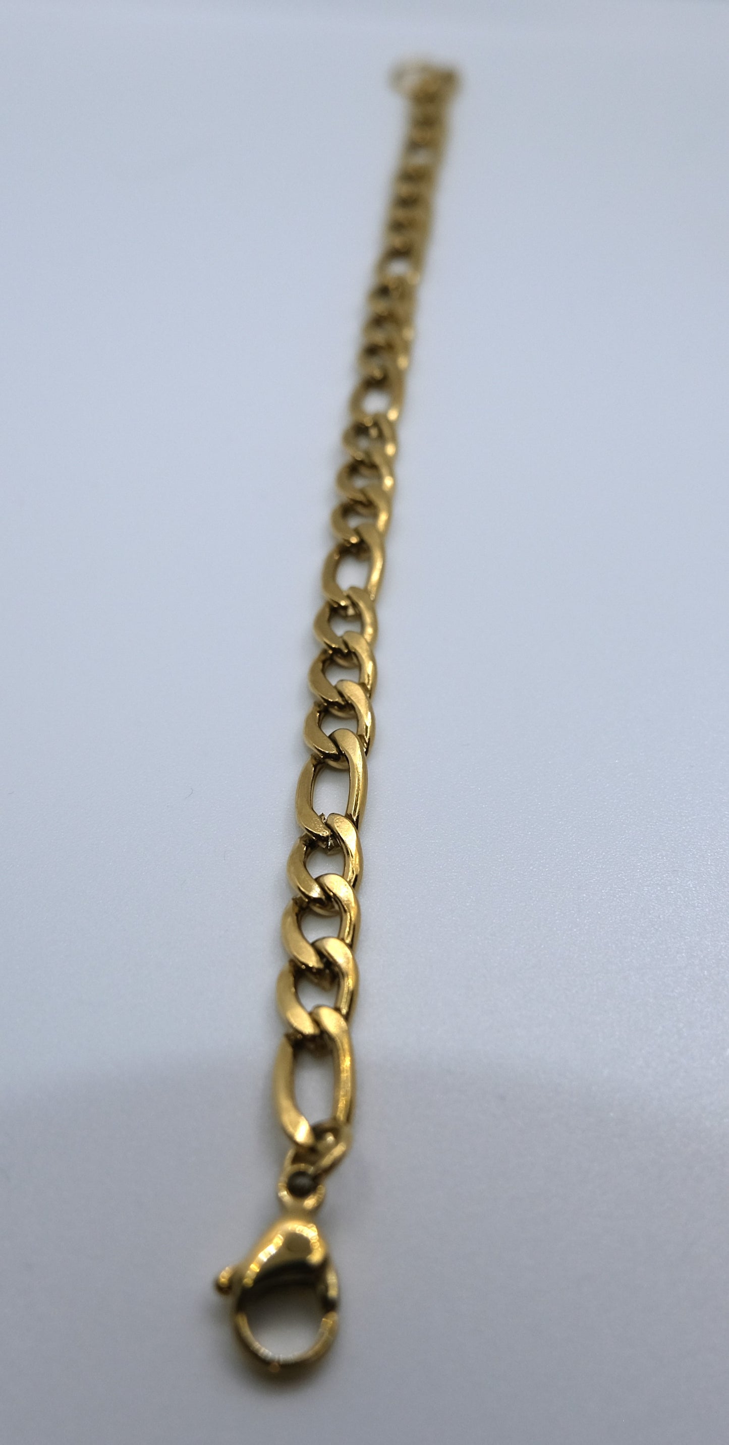 Women's Gold Plated Cuban Link Bracelet – Effortless Glamour, Everyday Confidence